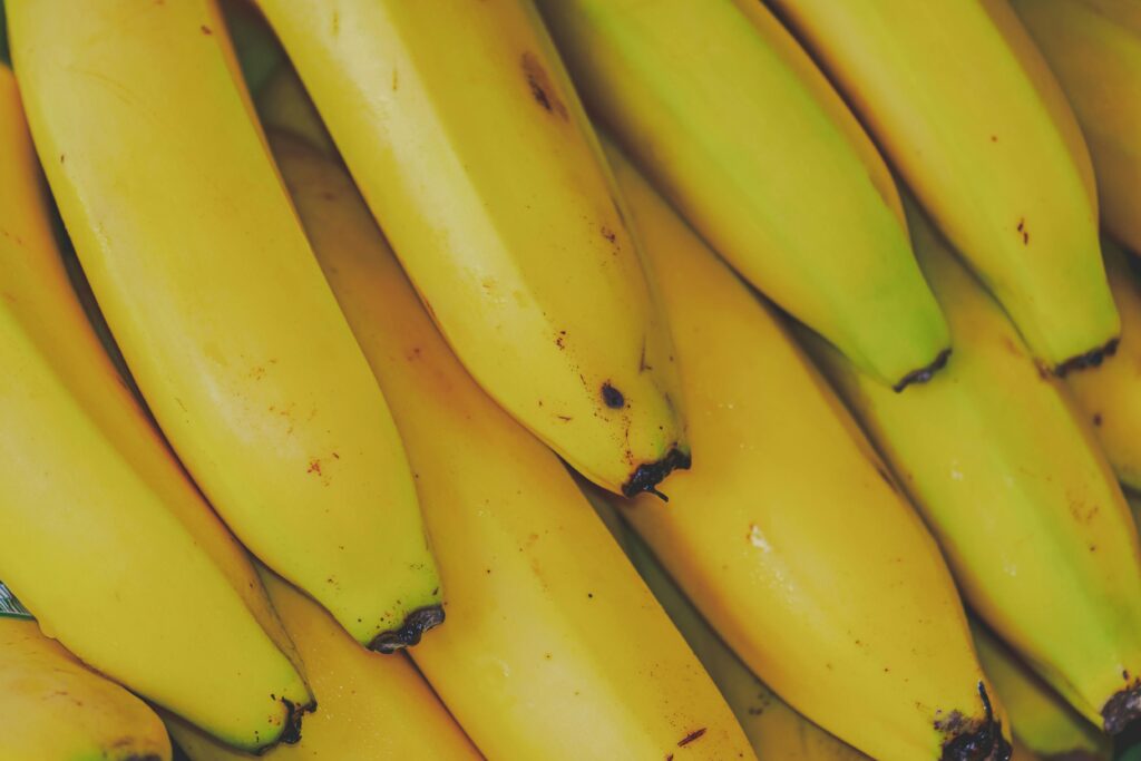 Bananas are a favorite fruit for many, but their quick ripening can be frustrating. If you’ve ever wondered how to keep bananas fresh longer, you’re in the right place. In this blog, we’ll share practical tips to help you extend the shelf life of your bananas and enjoy them at their best. How to keep banana fresh for longer time